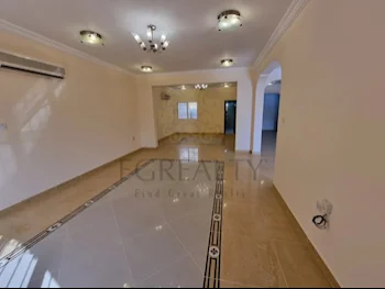 Family Residential  - Not Furnished  - Doha  - Al Duhail  - 5 Bedrooms