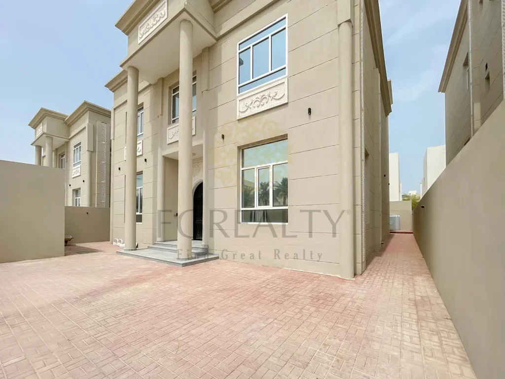 Family Residential  - Not Furnished  - Doha  - Al Duhail  - 5 Bedrooms