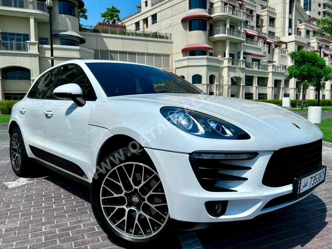 Porsche  Macan  2017  Automatic  80,000 Km  6 Cylinder  Four Wheel Drive (4WD)  SUV  White