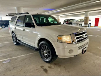 Ford  Expedition  Limited  2013  Automatic  43,500 Km  8 Cylinder  Four Wheel Drive (4WD)  SUV  White