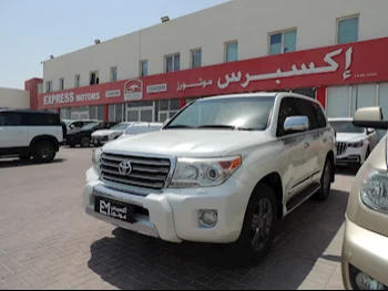 Toyota  Land Cruiser  GXR  2015  Automatic  175,000 Km  8 Cylinder  Four Wheel Drive (4WD)  SUV  White