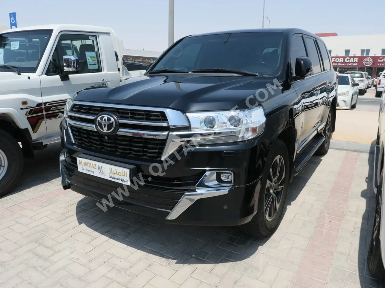 Toyota  Land Cruiser  VXR  2018  Automatic  150,000 Km  8 Cylinder  Four Wheel Drive (4WD)  SUV  Black