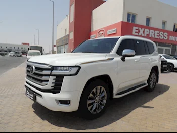 Toyota  Land Cruiser  VXR Twin Turbo  2022  Automatic  66,000 Km  6 Cylinder  Four Wheel Drive (4WD)  SUV  White