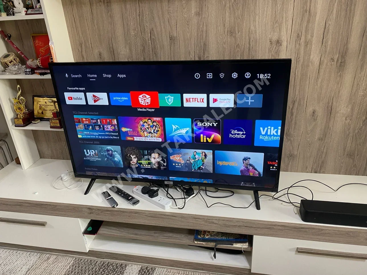 Television (TV) TCL  - 4 Inch  - 4K or UHD  - Smart TV  - 3D