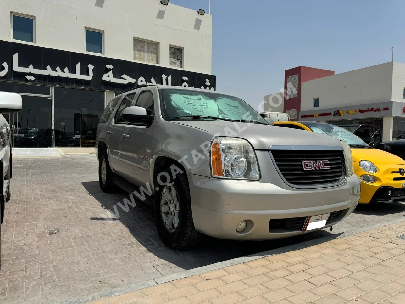 GMC  Yukon  SLE  2007  Automatic  226,000 Km  8 Cylinder  Rear Wheel Drive (RWD)  SUV  Gold