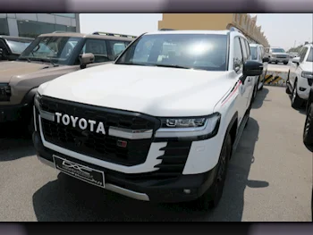 Toyota  Land Cruiser  GR Sport Twin Turbo  2024  Automatic  10,000 Km  6 Cylinder  Four Wheel Drive (4WD)  SUV  White  With Warranty