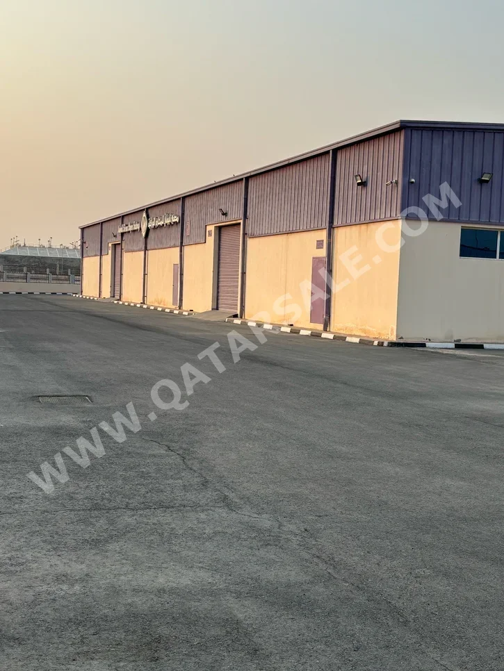 Buildings, Towers & Compounds - Commercial  - Al Rayyan  - Industrial Area  For Sale