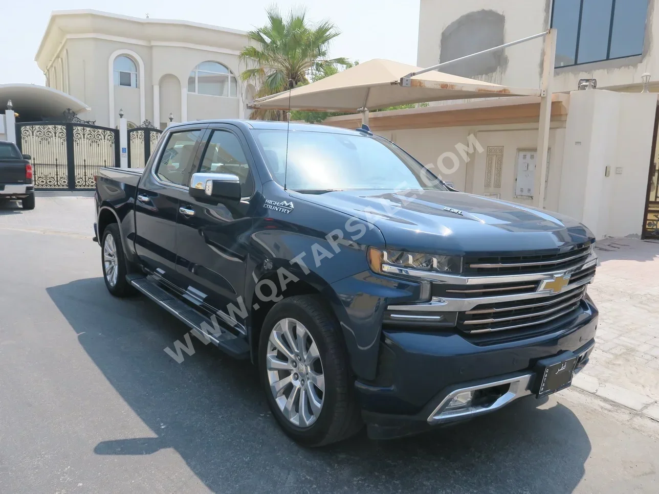 Chevrolet  Silverado  High Country  2021  Automatic  37,000 Km  8 Cylinder  Four Wheel Drive (4WD)  Pick Up  Dark Blue  With Warranty