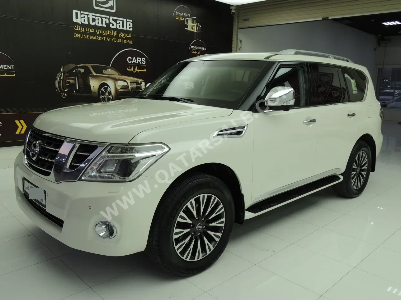 Nissan  Patrol  Platinum  2017  Automatic  174,000 Km  6 Cylinder  Four Wheel Drive (4WD)  SUV  White