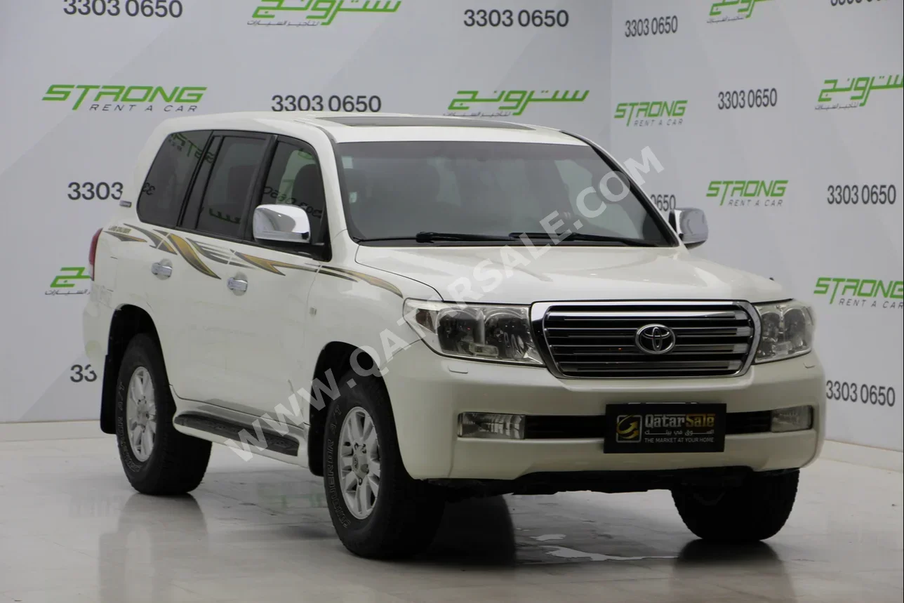 Toyota  Land Cruiser  GXR  2011  Automatic  340,000 Km  8 Cylinder  Four Wheel Drive (4WD)  SUV  White