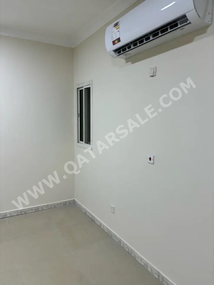 1 Bedrooms  Apartment  For Rent  in Doha -  Umm Ghuwailina  Not Furnished