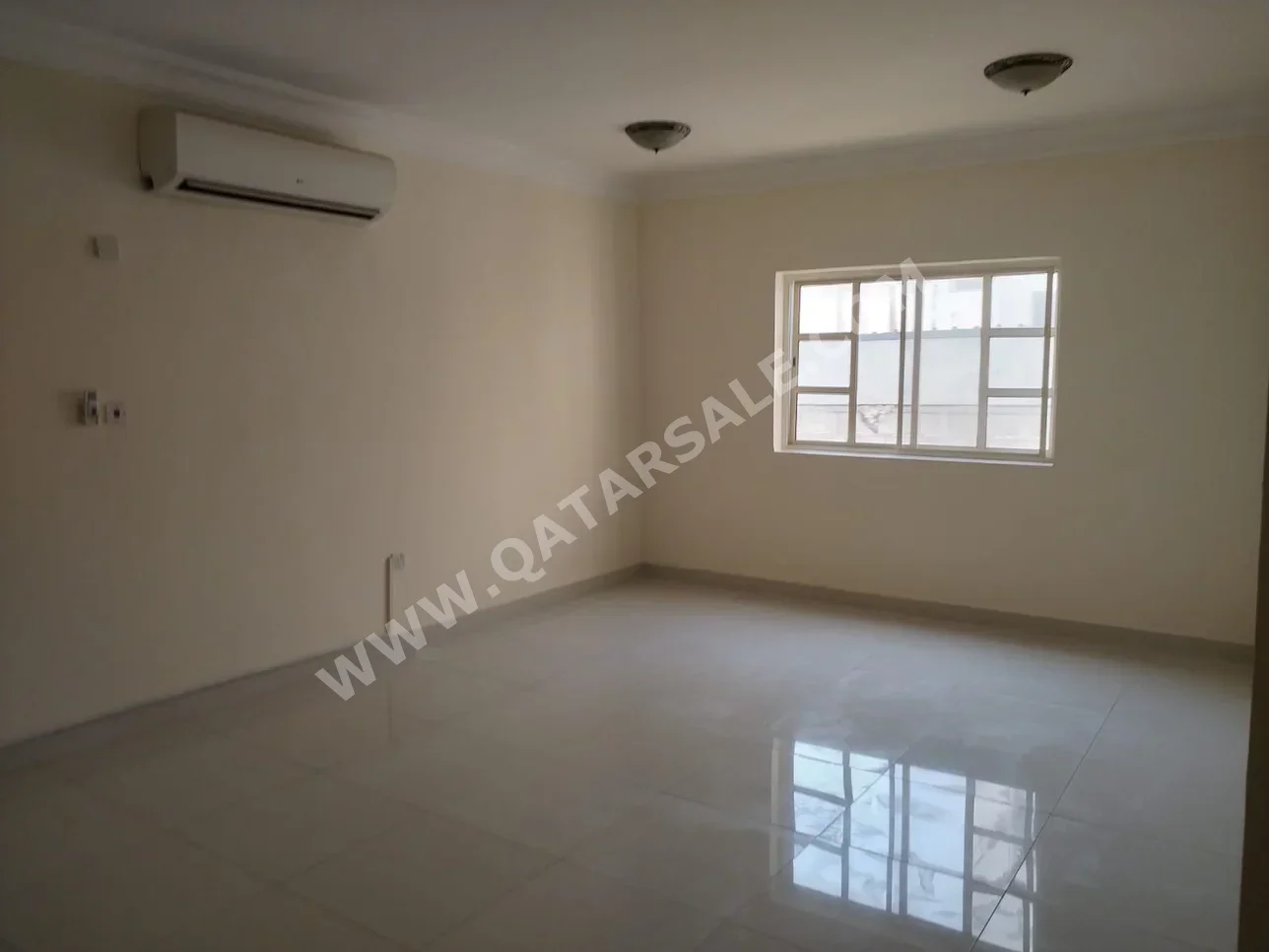 3 Bedrooms  Apartment  in Doha -  Fereej Kulaib  Not Furnished