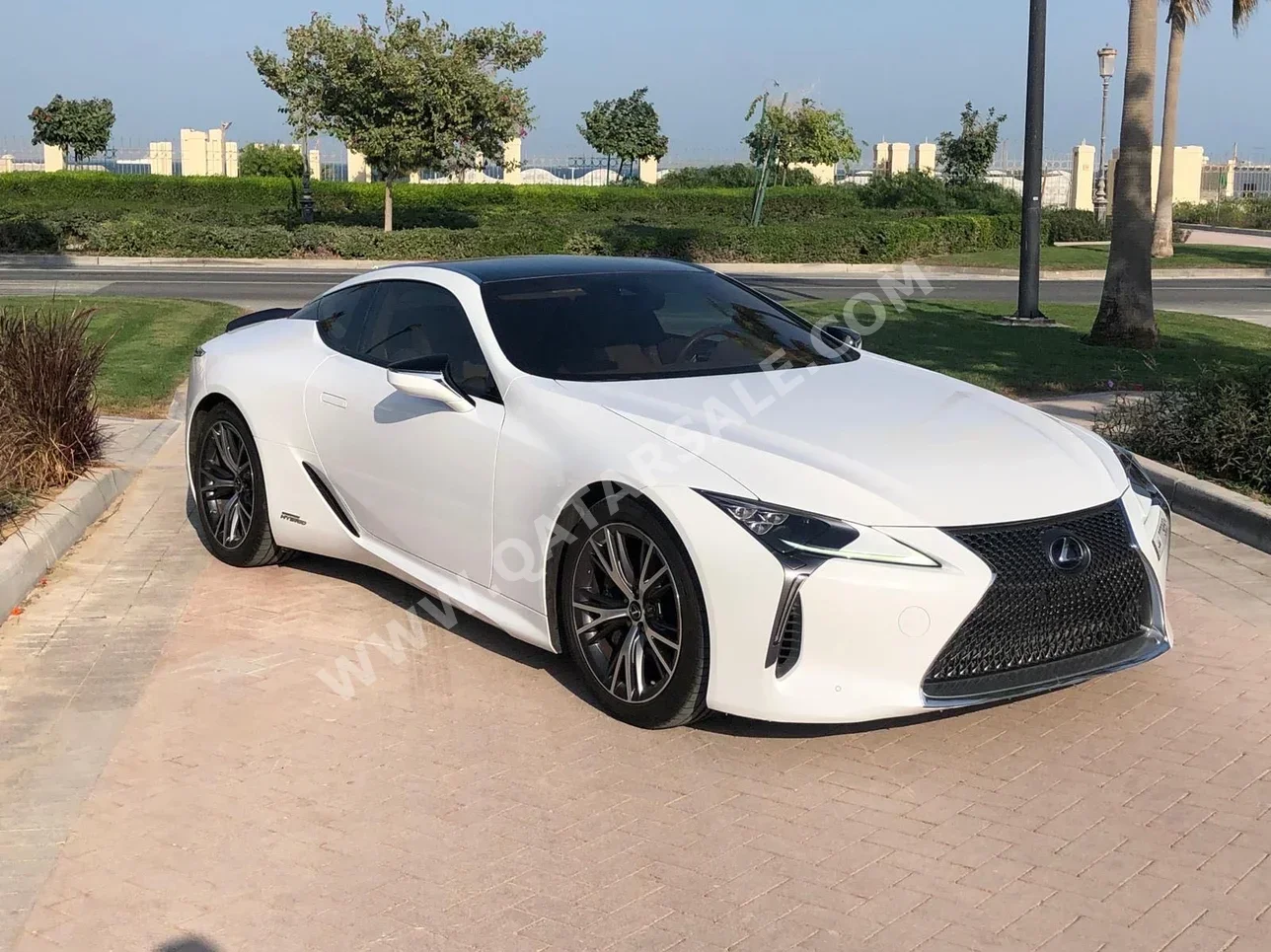 Lexus  LC  500h  2017  Tiptronic  46,000 Km  6 Cylinder  All Wheel Drive (AWD)  Coupe / Sport  White  With Warranty