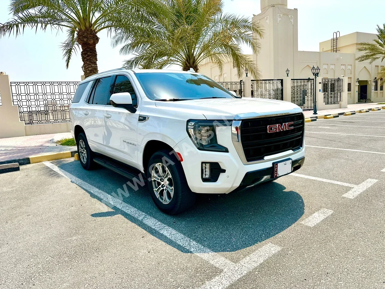 GMC  Yukon  SLE  2022  Automatic  33,000 Km  8 Cylinder  Rear Wheel Drive (RWD)  SUV  White