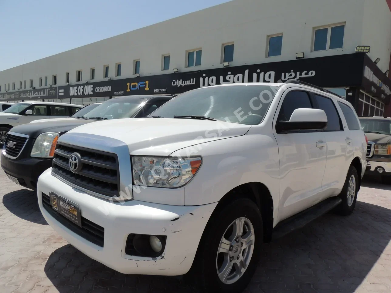 Toyota  Sequoia  2014  Automatic  297,000 Km  8 Cylinder  Four Wheel Drive (4WD)  SUV  White