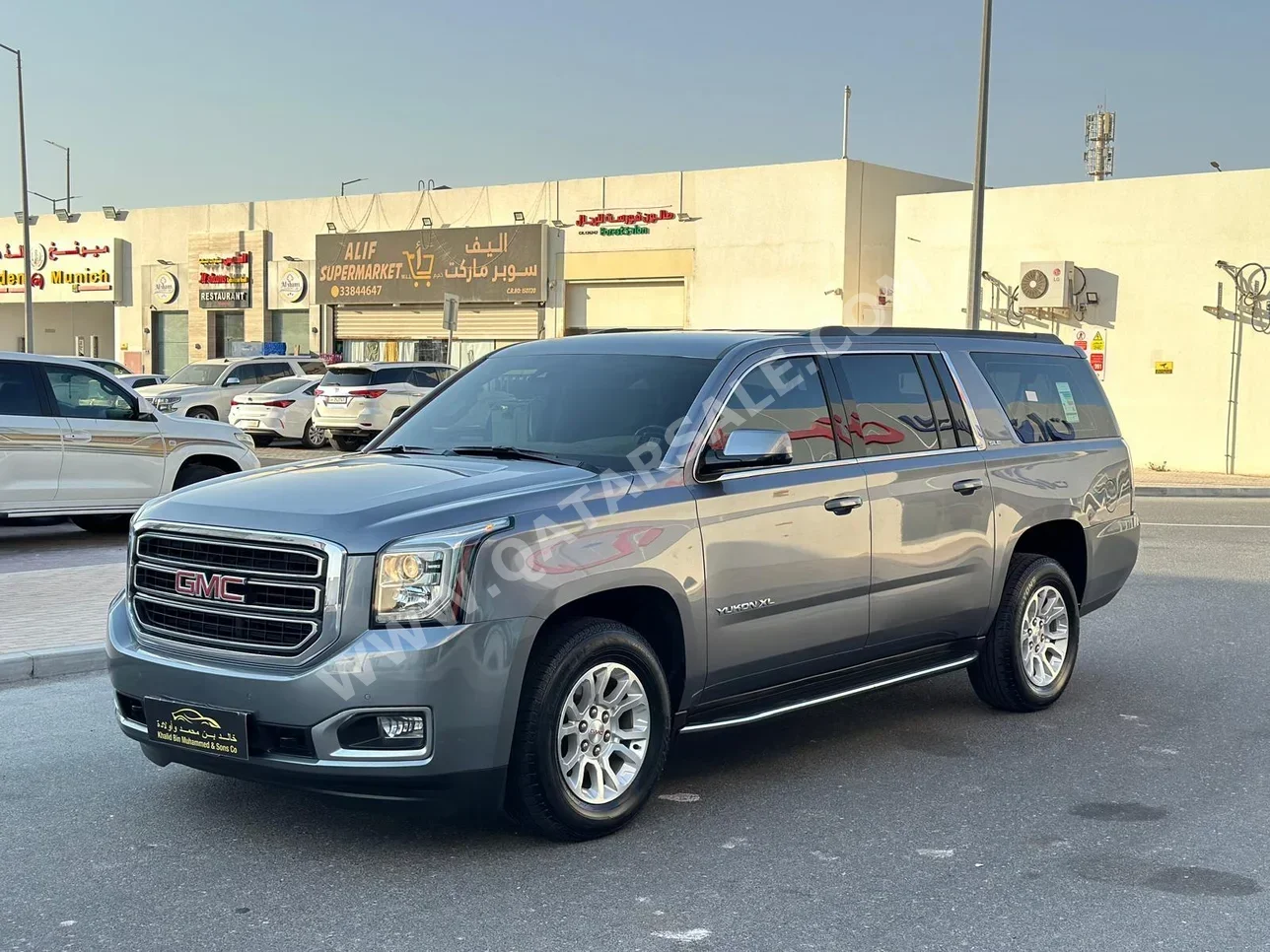 GMC  Yukon  XL  2020  Automatic  30,000 Km  8 Cylinder  Four Wheel Drive (4WD)  SUV  Gray