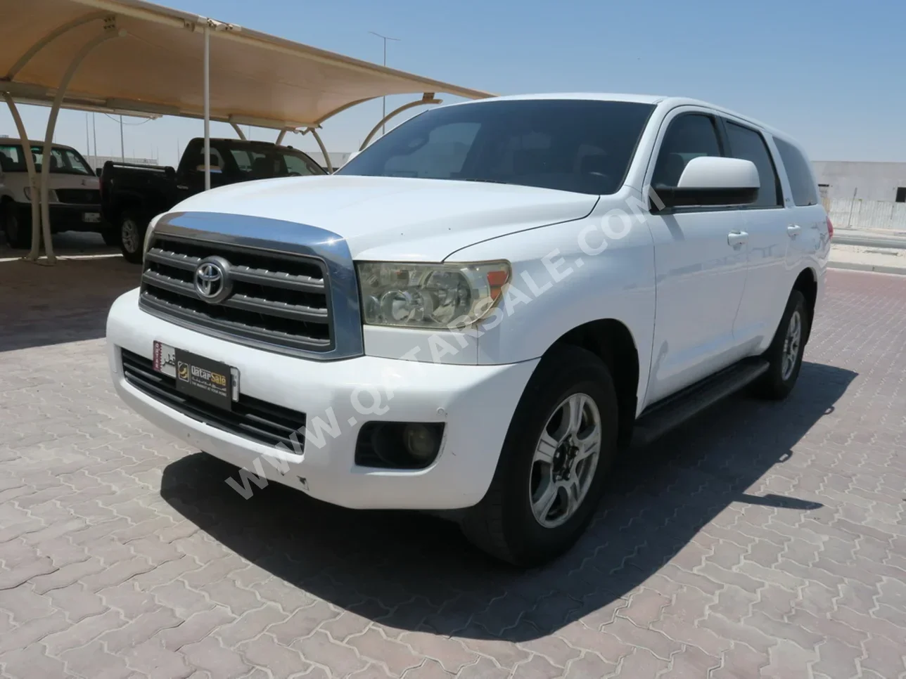 Toyota  Sequoia  SR5  2012  Automatic  423,000 Km  8 Cylinder  Four Wheel Drive (4WD)  SUV  White