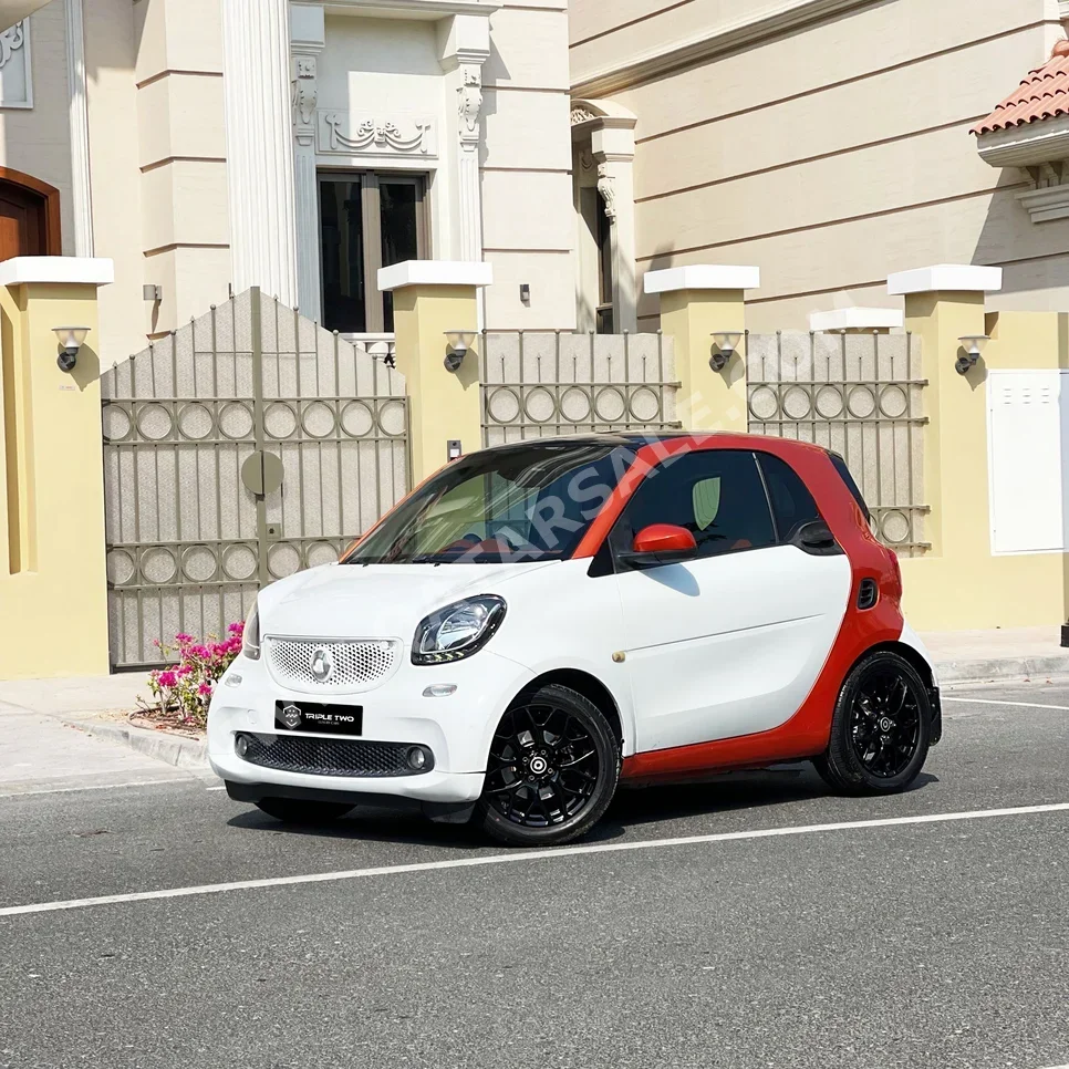 Smart  ForTwo  2015  Automatic  38,000 Km  4 Cylinder  Front Wheel Drive (FWD)  Hatchback  White