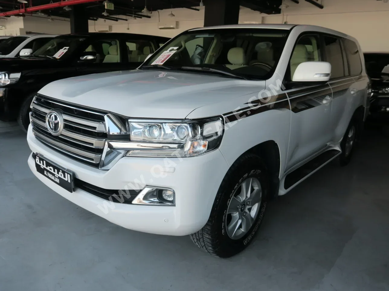 Toyota  Land Cruiser  GXR  2016  Automatic  188,000 Km  6 Cylinder  Four Wheel Drive (4WD)  SUV  White