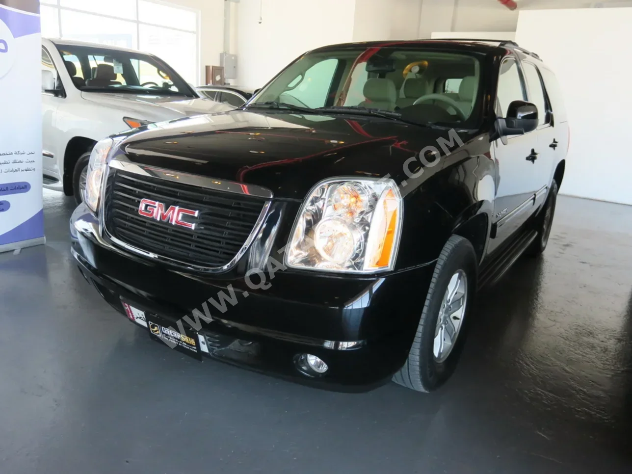 GMC  Yukon  SLT  2012  Automatic  250,000 Km  8 Cylinder  Four Wheel Drive (4WD)  SUV  Black