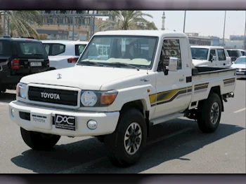 Toyota  Land Cruiser  LX  2022  Manual  67,000 Km  6 Cylinder  Four Wheel Drive (4WD)  Pick Up  White  With Warranty