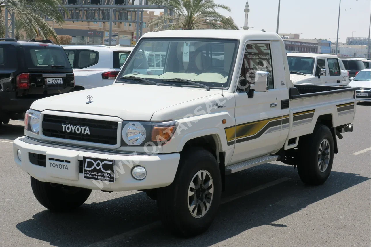 Toyota  Land Cruiser  LX  2022  Manual  67,000 Km  6 Cylinder  Four Wheel Drive (4WD)  Pick Up  White  With Warranty