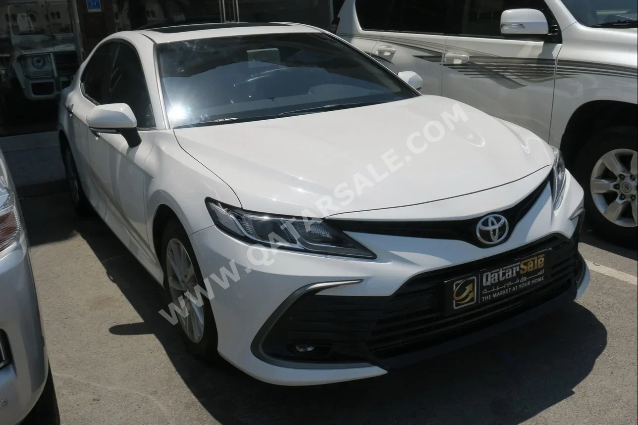 Toyota  Camry  GLE  2024  Automatic  15,000 Km  4 Cylinder  Front Wheel Drive (FWD)  Sedan  White  With Warranty