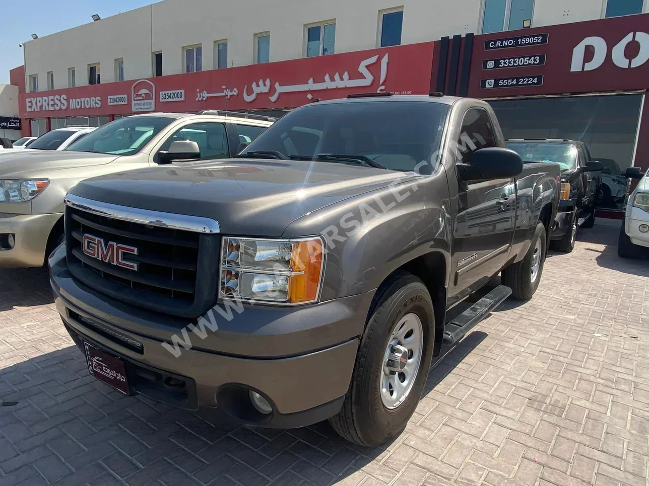 GMC  Sierra  2013  Automatic  127,000 Km  8 Cylinder  Four Wheel Drive (4WD)  Pick Up  Gray