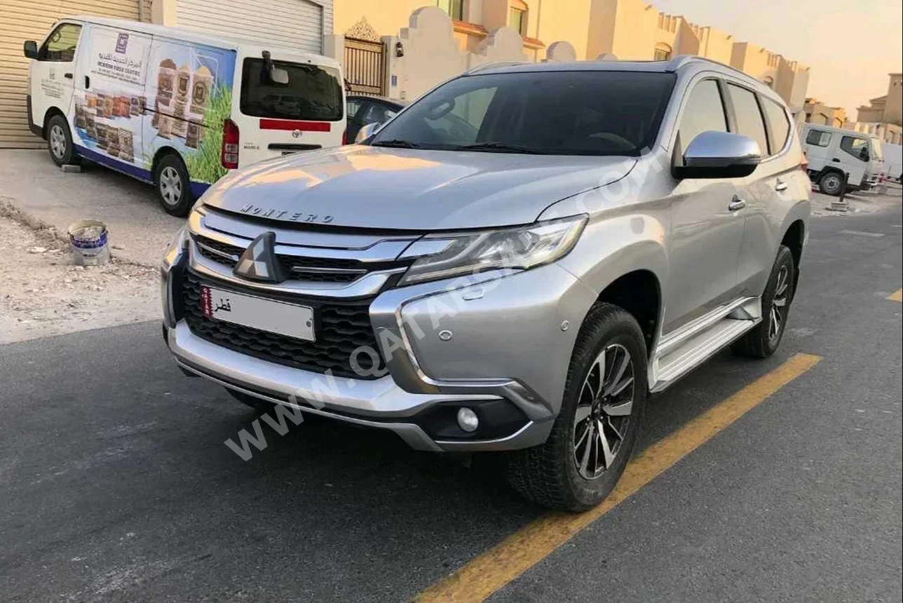 Mitsubishi  Pajero  Montero Sport  2017  Automatic  179,000 Km  6 Cylinder  Four Wheel Drive (4WD)  SUV  Silver