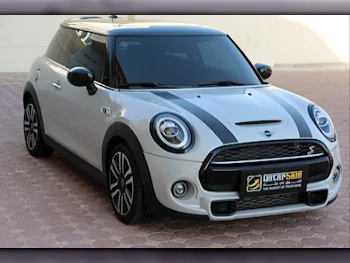 Mini  Cooper  S  2021  Automatic  54,000 Km  4 Cylinder  Front Wheel Drive (FWD)  Hatchback  Silver  With Warranty