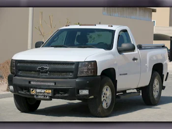 Chevrolet  Silverado  2013  Automatic  242,000 Km  8 Cylinder  Four Wheel Drive (4WD)  Pick Up  White