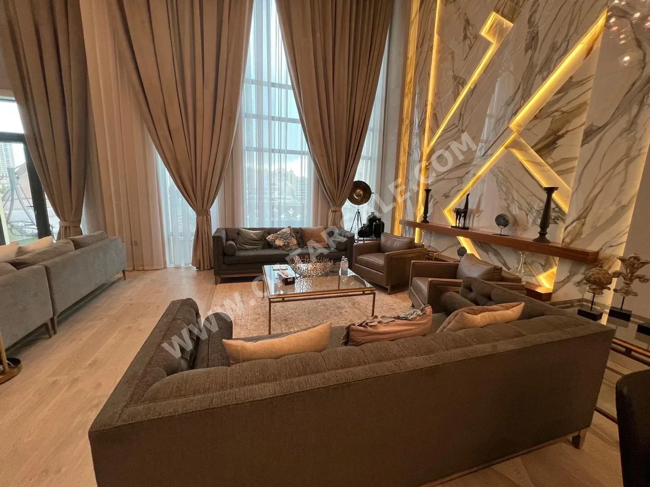 5 Bedrooms  Apartment  For Rent  in Doha -  The Pearl  Fully Furnished