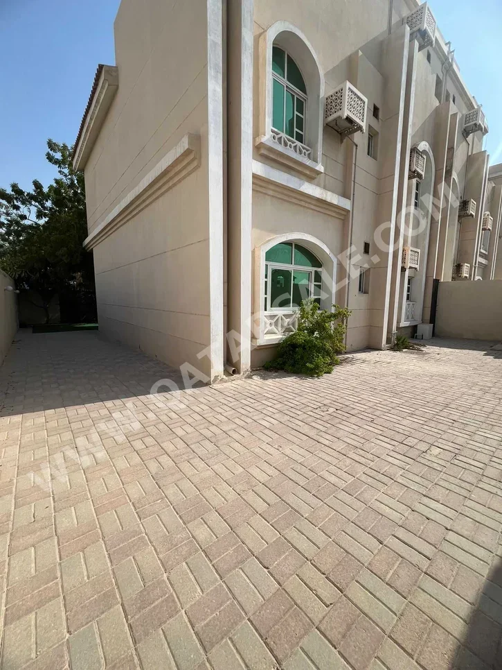 Family Residential  - Not Furnished  - Doha  - Al Ghanim  - 4 Bedrooms