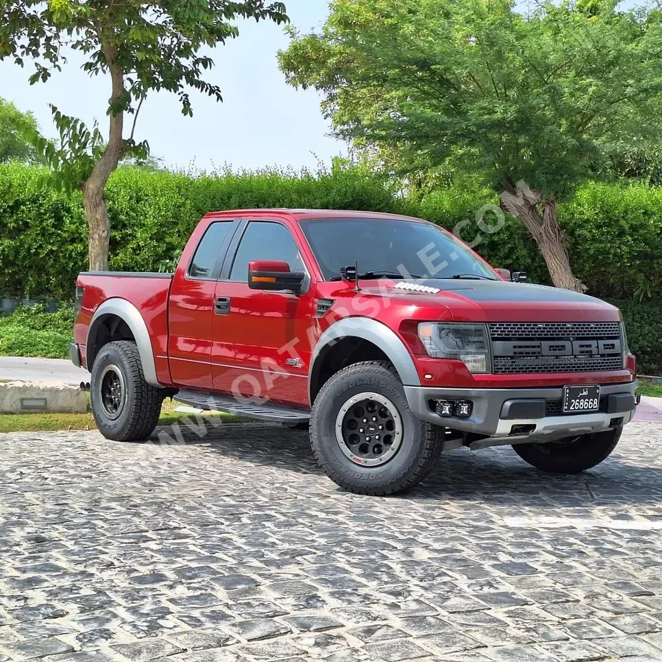 Ford  Raptor  SVT  2014  Automatic  125,000 Km  8 Cylinder  Four Wheel Drive (4WD)  Pick Up  Maroon