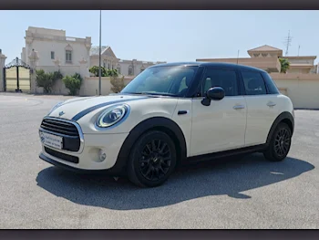 Mini  Cooper  2019  Automatic  113,000 Km  3 Cylinder  Front Wheel Drive (FWD)  Hatchback  White