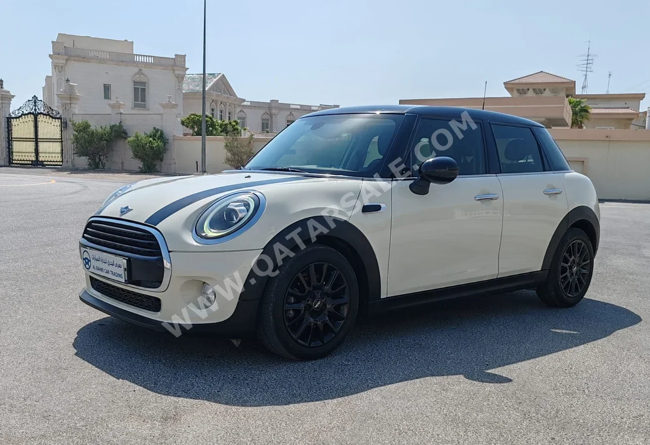 Mini  Cooper  2019  Automatic  113,000 Km  3 Cylinder  Front Wheel Drive (FWD)  Hatchback  White