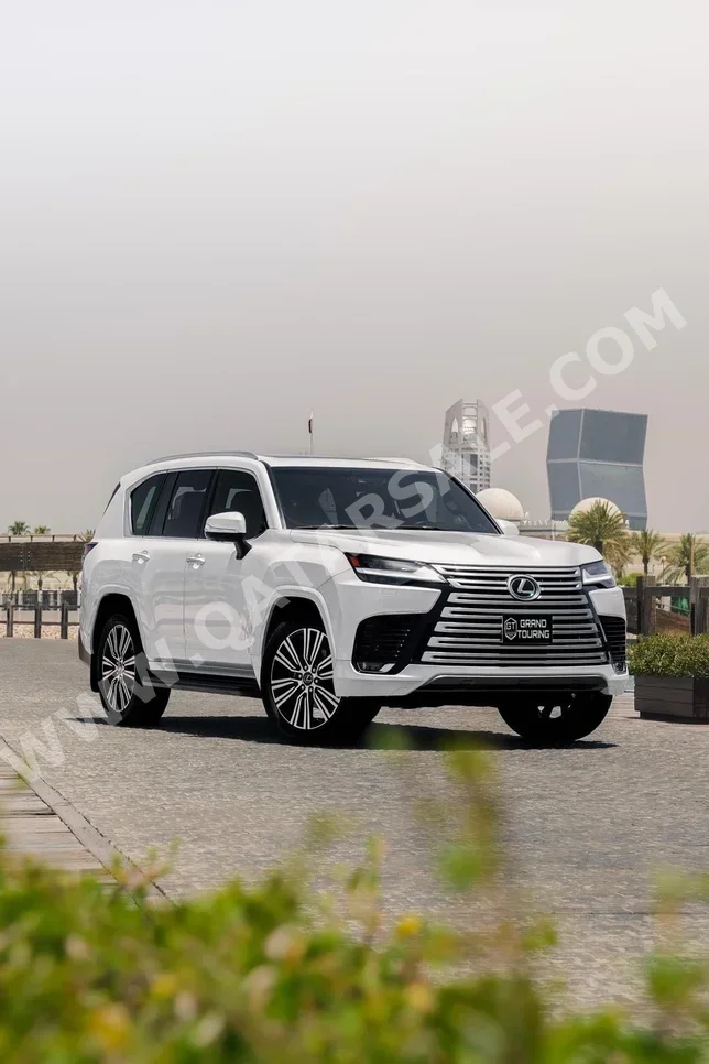 Lexus  LX  600 Luxury  2022  Automatic  75,000 Km  6 Cylinder  Four Wheel Drive (4WD)  SUV  White  With Warranty