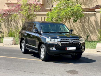  Toyota  Land Cruiser  GXR  2017  Automatic  170,000 Km  6 Cylinder  Four Wheel Drive (4WD)  SUV  Black  With Warranty