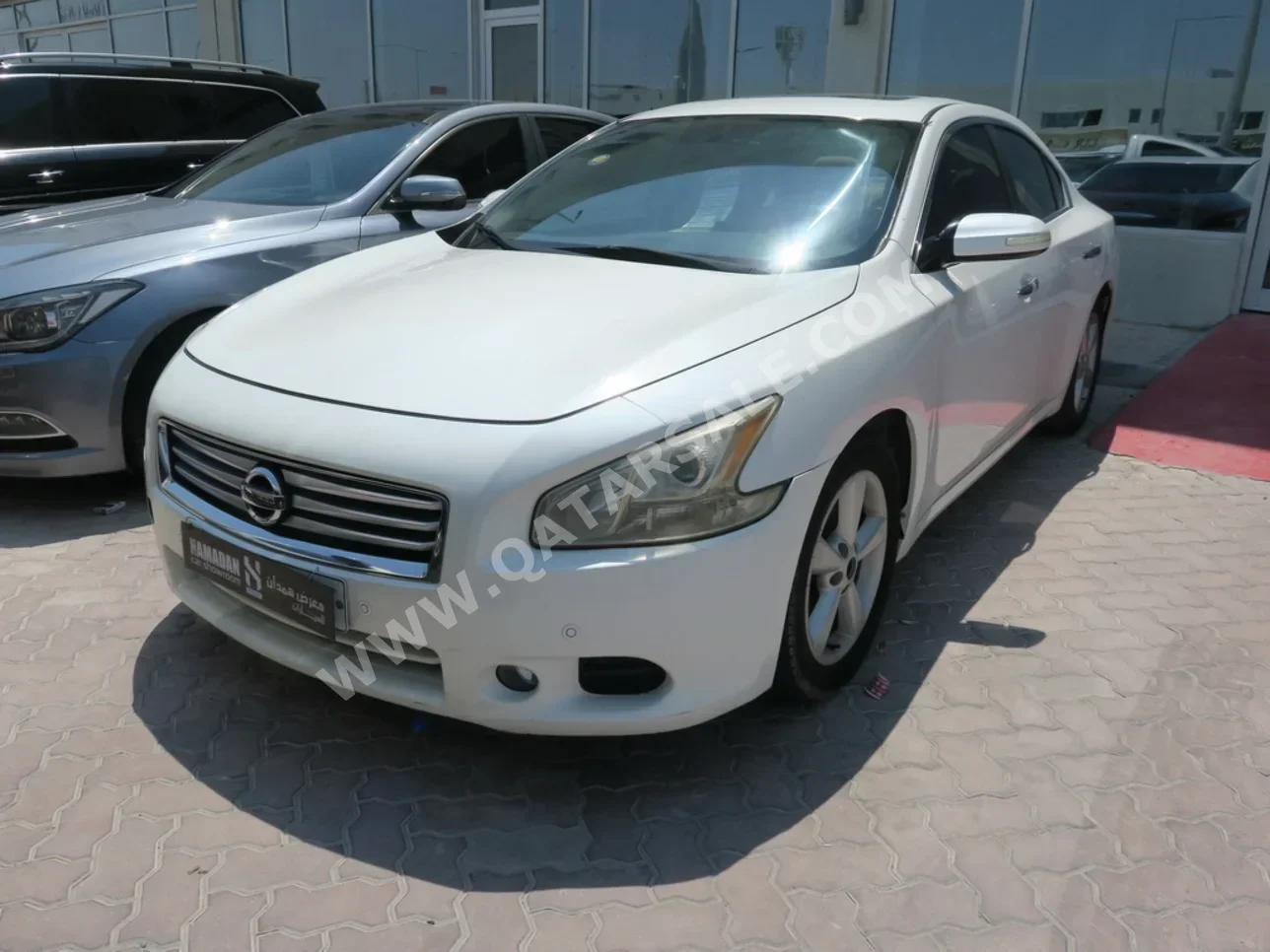 Nissan  Maxima  2011  Automatic  281,000 Km  4 Cylinder  Rear Wheel Drive (RWD)  Sedan  White