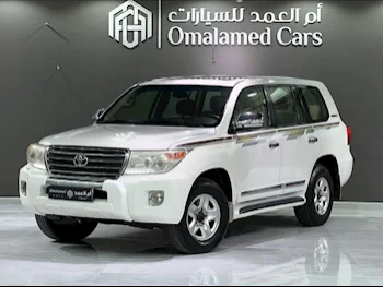 Toyota  Land Cruiser  GXR  2012  Automatic  446,000 Km  8 Cylinder  Four Wheel Drive (4WD)  SUV  White