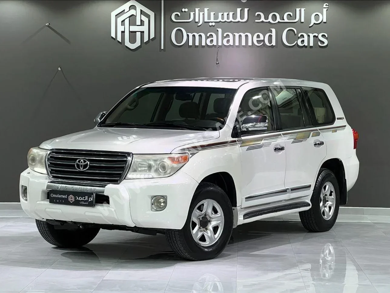 Toyota  Land Cruiser  GXR  2012  Automatic  446,000 Km  8 Cylinder  Four Wheel Drive (4WD)  SUV  White