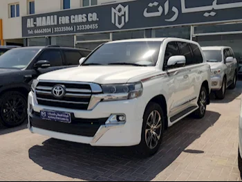 Toyota  Land Cruiser  GXR- Grand Touring  2020  Automatic  95,000 Km  8 Cylinder  Four Wheel Drive (4WD)  SUV  White