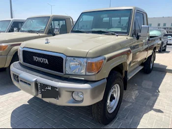 Toyota  Land Cruiser  LX  2022  Manual  155,000 Km  6 Cylinder  Four Wheel Drive (4WD)  Pick Up  Beige