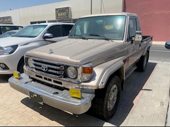 Toyota  Land Cruiser  LX  2006  Manual  425,000 Km  6 Cylinder  Four Wheel Drive (4WD)  Pick Up  Silver