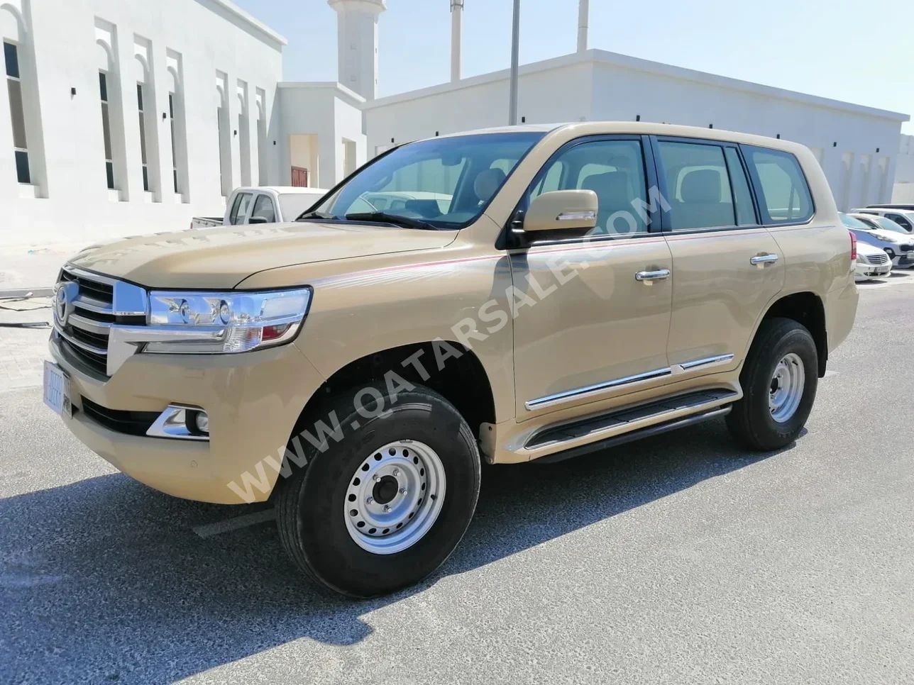 Toyota  Land Cruiser  GXR  2018  Automatic  185,000 Km  6 Cylinder  Four Wheel Drive (4WD)  SUV  Beige