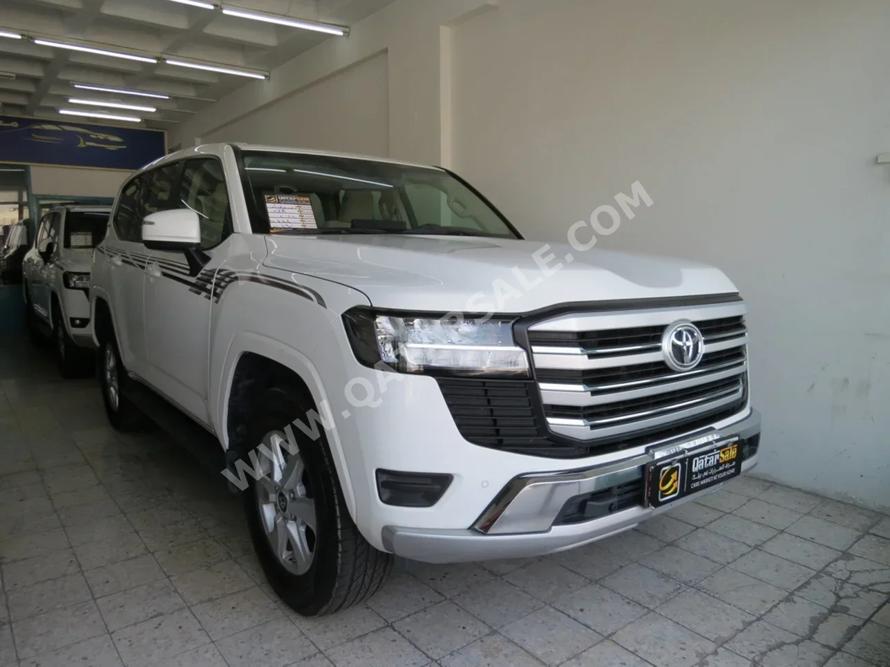 Toyota  Land Cruiser  GXR  2022  Automatic  126,000 Km  6 Cylinder  Four Wheel Drive (4WD)  SUV  White