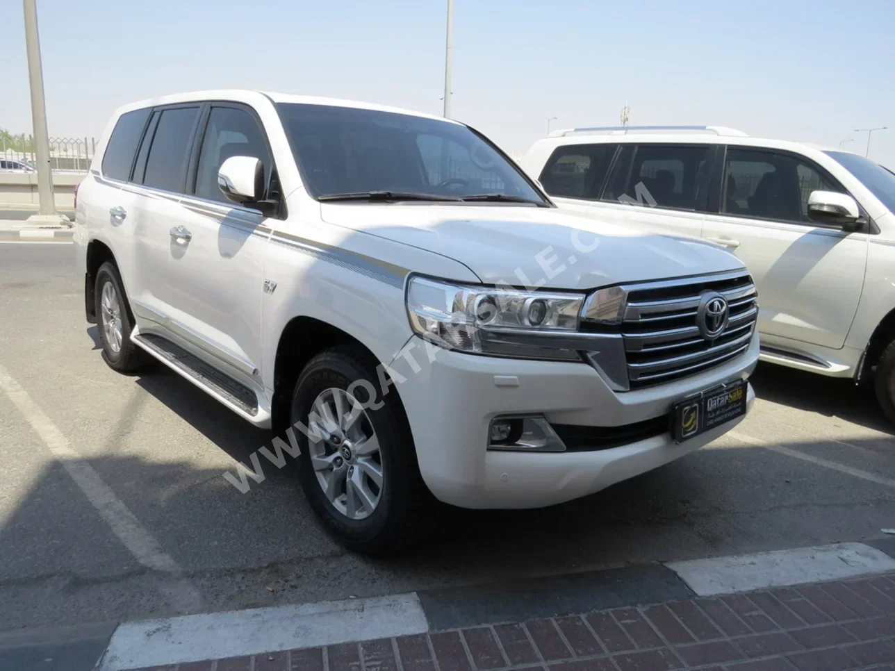 Toyota  Land Cruiser  VXR  2020  Automatic  180,000 Km  8 Cylinder  Four Wheel Drive (4WD)  SUV  White