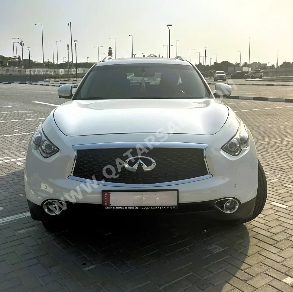 Infiniti  QX  70  2019  Automatic  37,897 Km  6 Cylinder  All Wheel Drive (AWD)  SUV  White