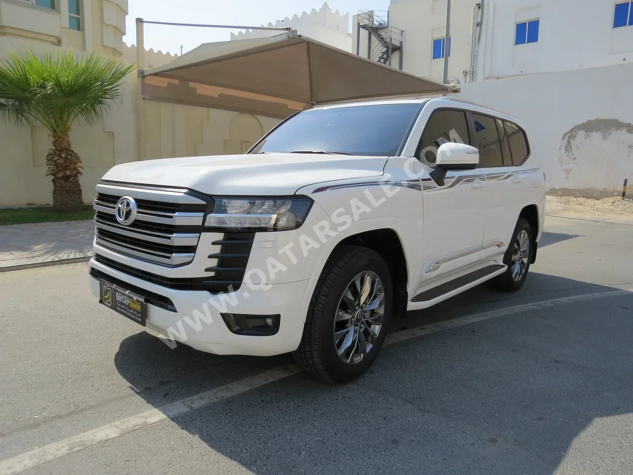  Toyota  Land Cruiser  GXR Twin Turbo  2024  Automatic  1,700 Km  6 Cylinder  Four Wheel Drive (4WD)  SUV  White  With Warranty