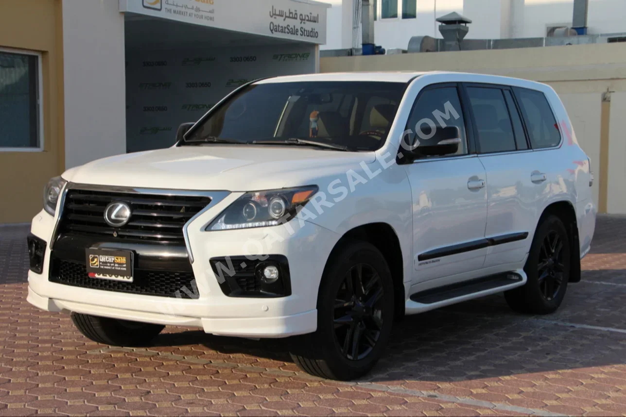 Lexus  LX  570  2012  Automatic  249,000 Km  8 Cylinder  Four Wheel Drive (4WD)  SUV  White